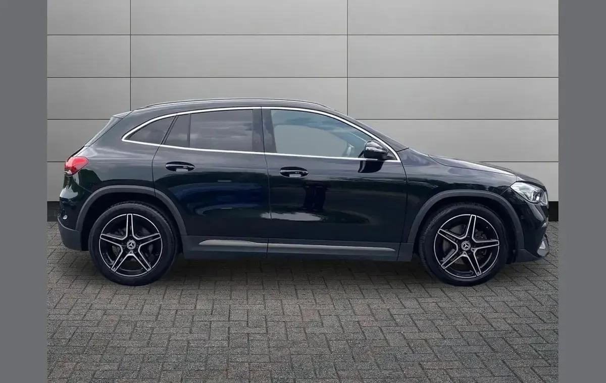 Used Mercedes GLA220 Executive 190 HP (139 kW) 2023 Black SUV