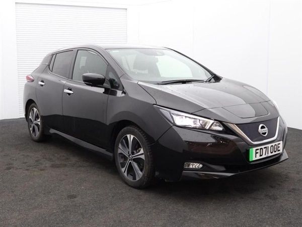 Metallic black Used 2022 Nissan Leaf Tekna Hatchback | £8,990 (Fair price) - Image 1/1