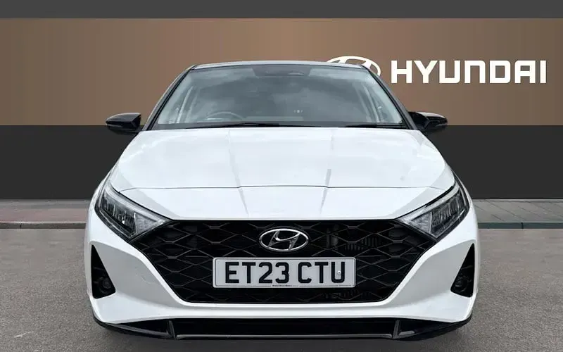 Used Hyundai i20 Ultimate 101 HP (74 kW) 2023 White Hatchback