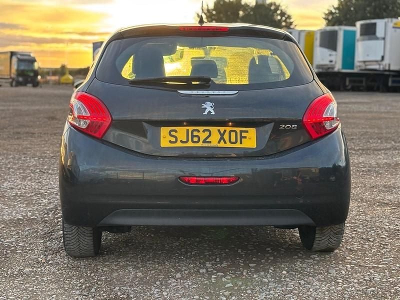 Used Peugeot 208 Access 82 HP (60 kW) 2012 Black Hatchback