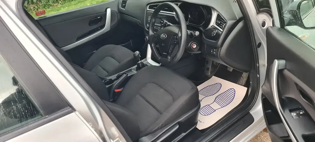 Used Kia Ceed 89 HP (65 kW) 2017 Silver Hatchback