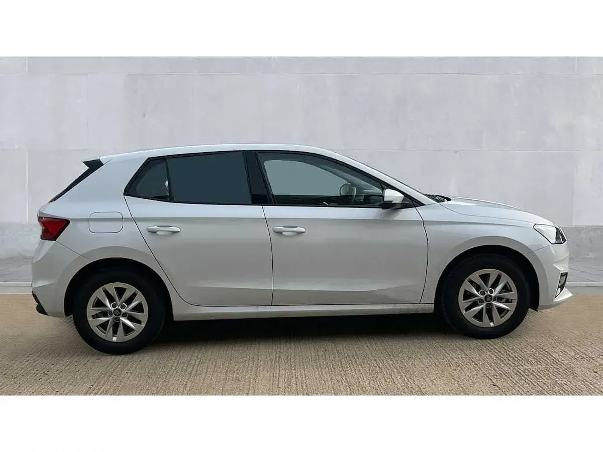 Used Skoda Fabia SE 80 HP (58 kW) 2025 Moon white metallic Hatchback