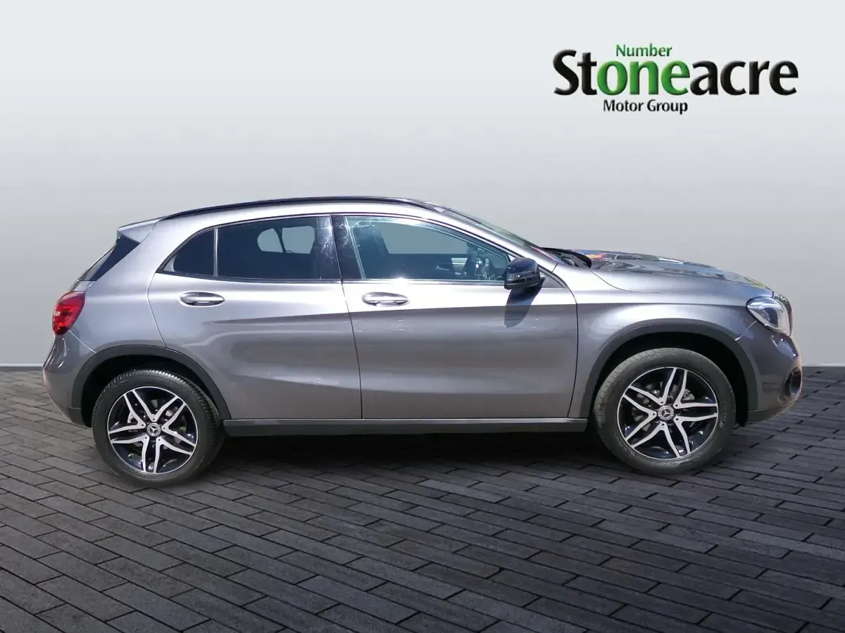 Used Mercedes GLA180 Urban 122 HP (89 kW) 2019 Grey SUV