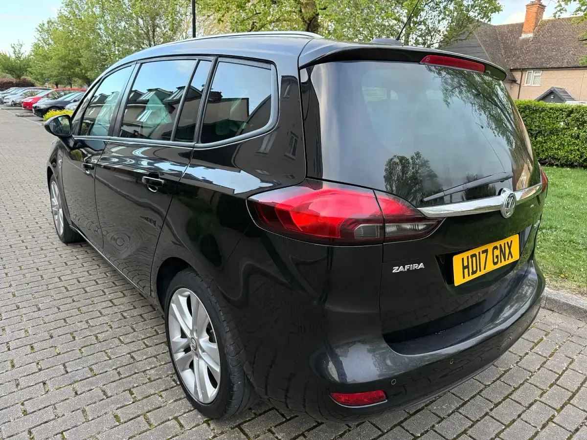 Used Vauxhall Zafira SRi 140 HP (102 kW) 2017 Black MPV