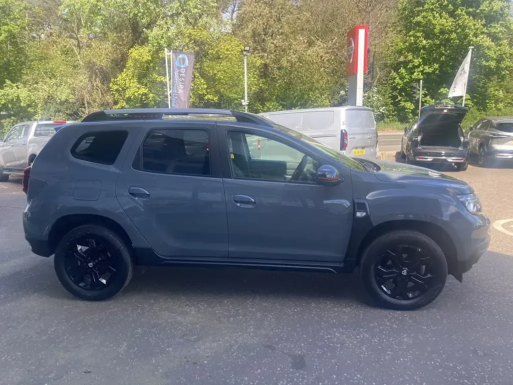 Used Dacia Duster Extreme 150 HP (110 kW) 2023 Grey SUV
