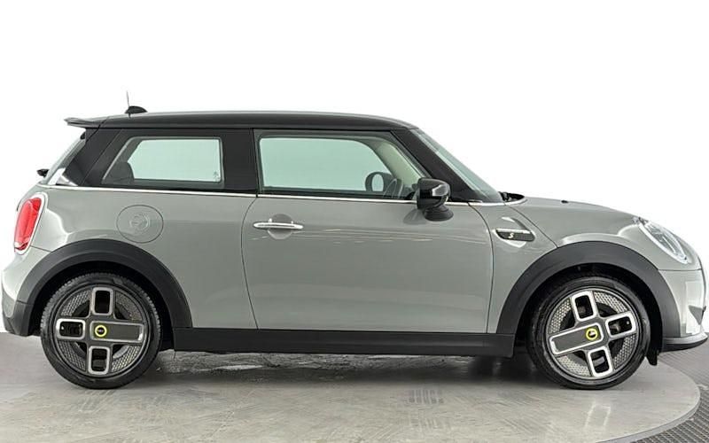 Used Mini Cooper Level 1 135 kW (184 HP) 2023 Hatchback