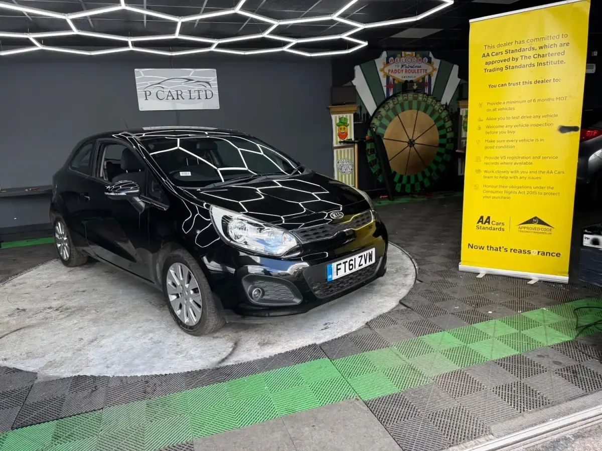 Used Kia Rio 84 HP (61 kW) 2012 Black Hatchback