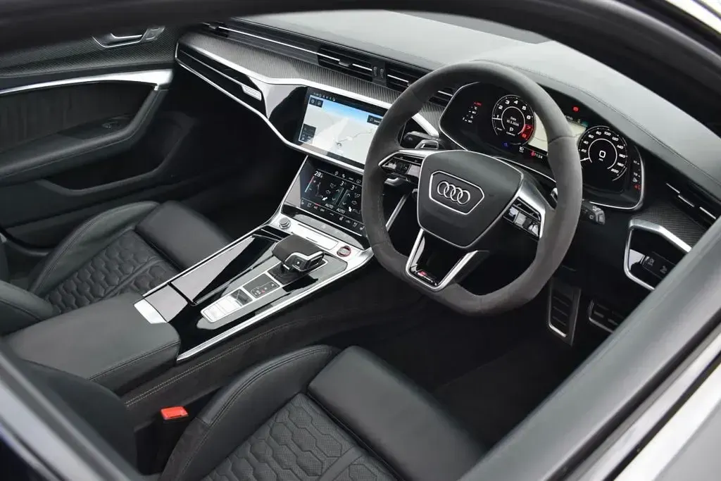 Used Audi RS6 Comfort 600 HP (441 kW) 2021 Grey Estate