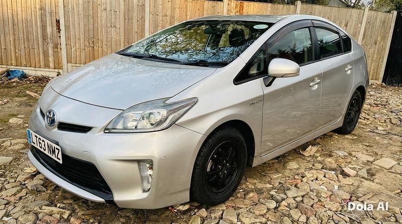 Used Toyota Prius 2014 Silver Hatchback