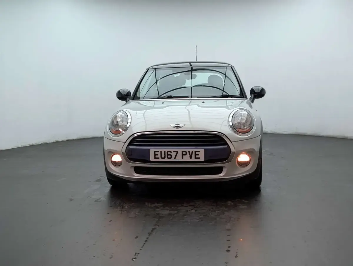 Usado Mini Cooper Hatch 2017 Plateado Utilitario