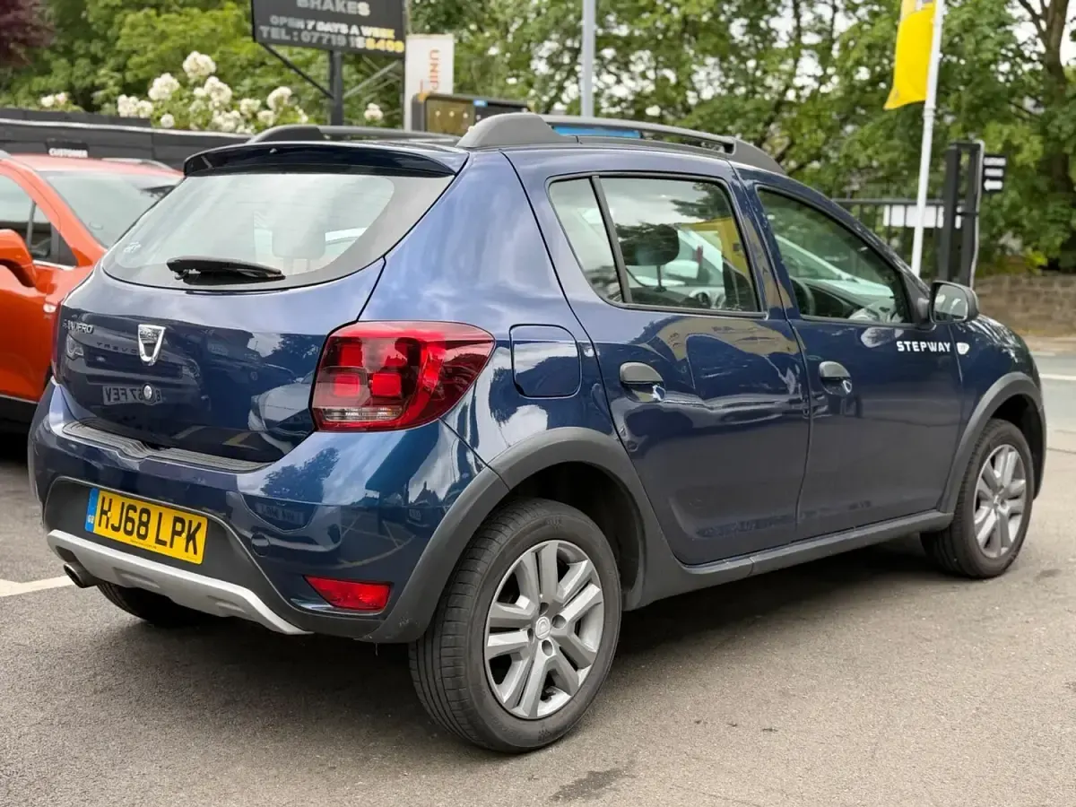 Used Dacia Sandero Essentiel 90 HP (66 kW) 2018 Blue Hatchback