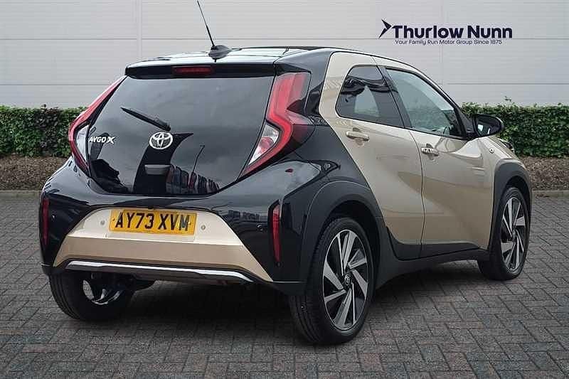 Used Toyota Aygo X 72 HP (52 kW) 2023 Beige SUV
