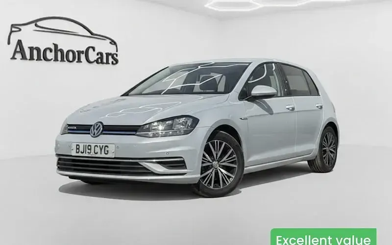 Used VW Golf VII SE 131 HP (96 kW) 2018 Hatchback