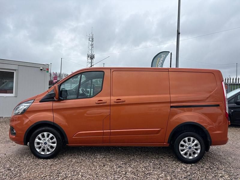 Used Ford Transit Custom Limited 130 HP (95 kW) 2020 Orange Van