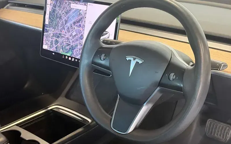 Used Tesla Model 3 Standard Range 180 kW (245 HP) 2020 White Sedan