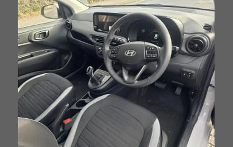 New Hyundai i10 Advanced 61 HP (44 kW) 2025 Grey Hatchback