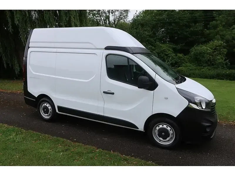 Used Vauxhall Vivaro S 125 HP (91 kW) 2019 White MPV