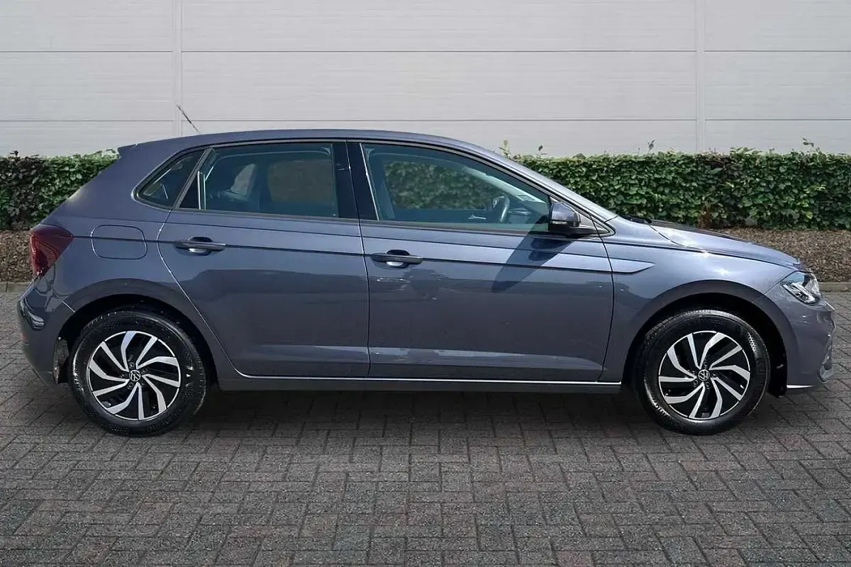 Used VW Polo Life 95 HP (69 kW) 2024 Grey Hatchback