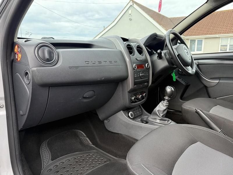 Used Dacia Duster Lauréate 2016 Silver Hatchback