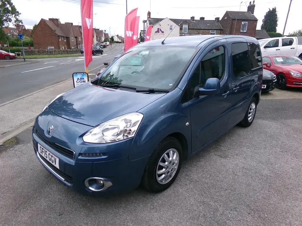 Second-hand Peugeot TePee S 2015 Albastru Monovolum