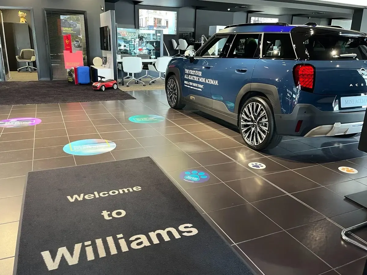 Gebraucht Mini Cooper Hatch 134 PS (98 kW) 2016 Blau Kleinwagen