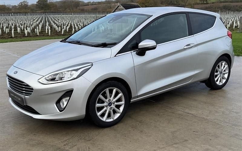 Used Ford Fiesta Titanium 101 HP (74 kW) 2018 Silver Hatchback