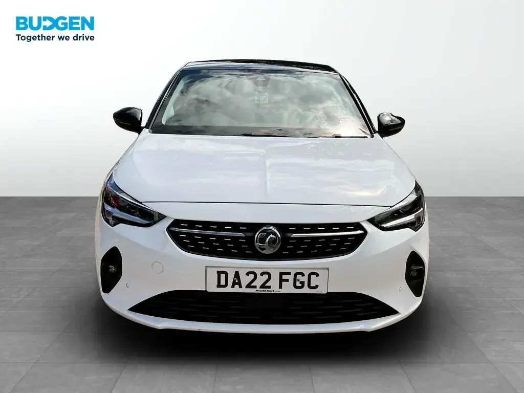 Used Vauxhall Corsa-e Elite 100 kW (136 HP) 2022 White Hatchback