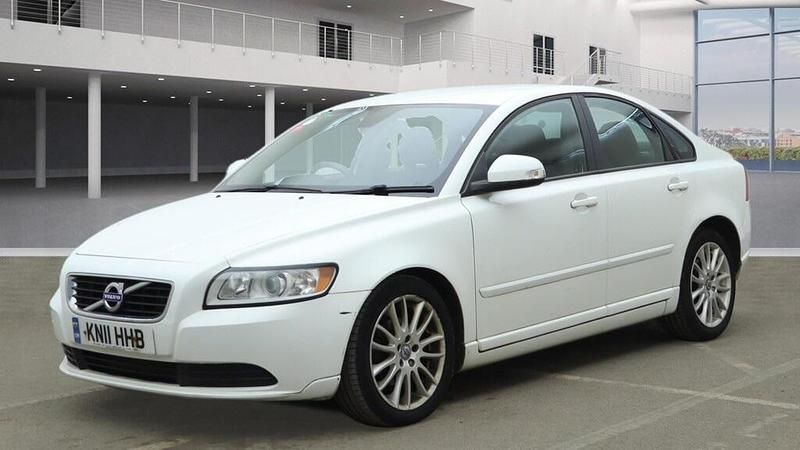 Used Volvo S40 SE 115 HP (84 kW) 2011 White Sedan