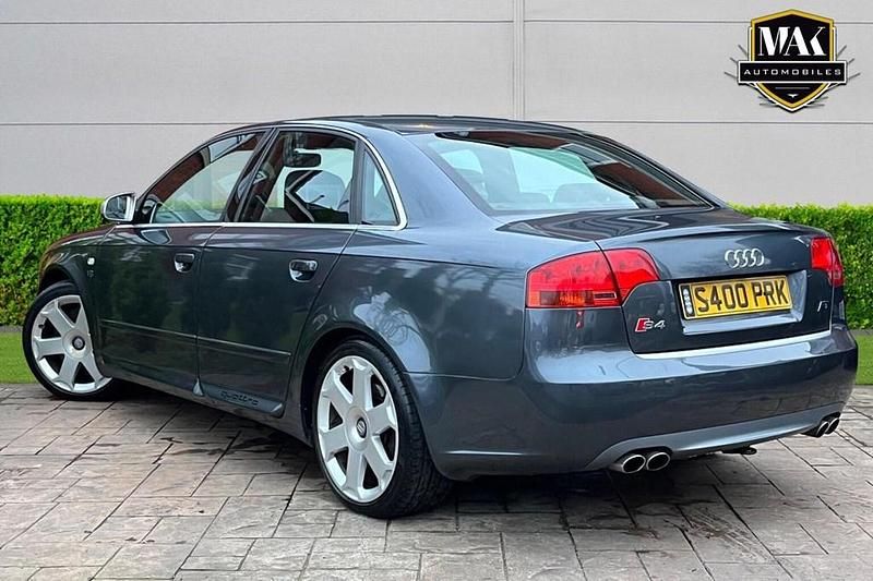 Usado Audi S4 344 HP (253 kW) 2005 Cinzento Sedan