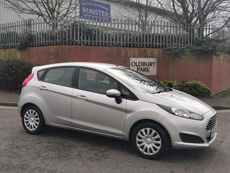 Used Ford Fiesta Style 75 HP (55 kW) 2015 Silver Hatchback