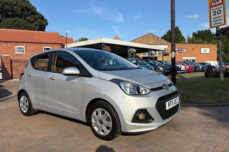 Silver Used 2015 Hyundai i10 SE Hatchback | £4,795 (A bit pricey) - Image 1/1