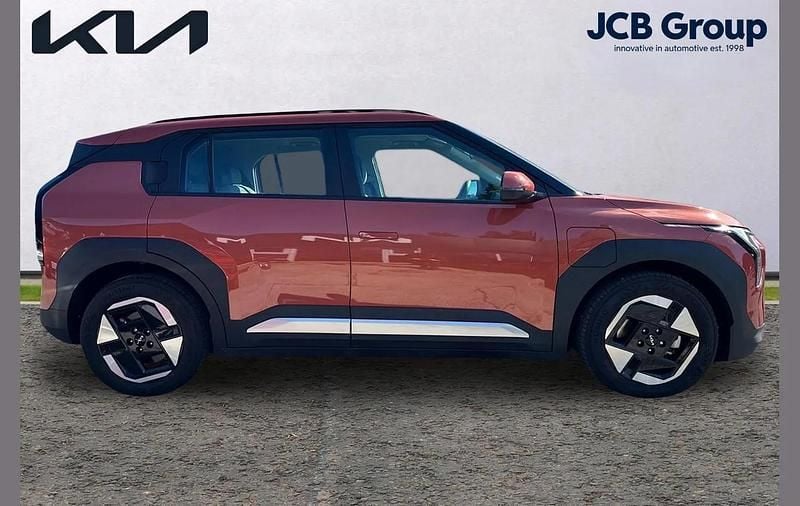 Used Kia EV3 Air 147 kW (201 HP) 2024 Orange SUV