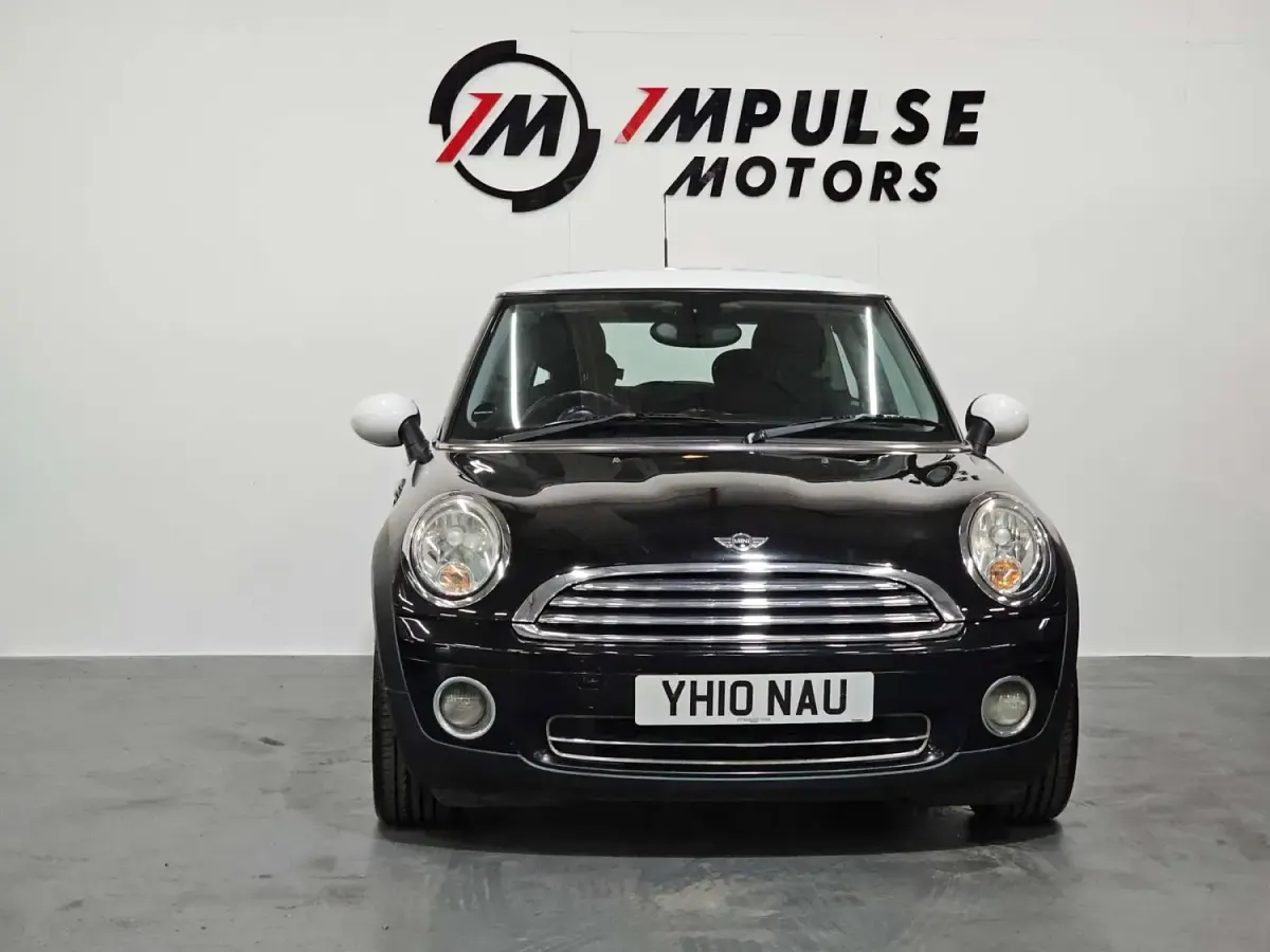 Usado Mini Cooper Hatch 2010 Negro Utilitario