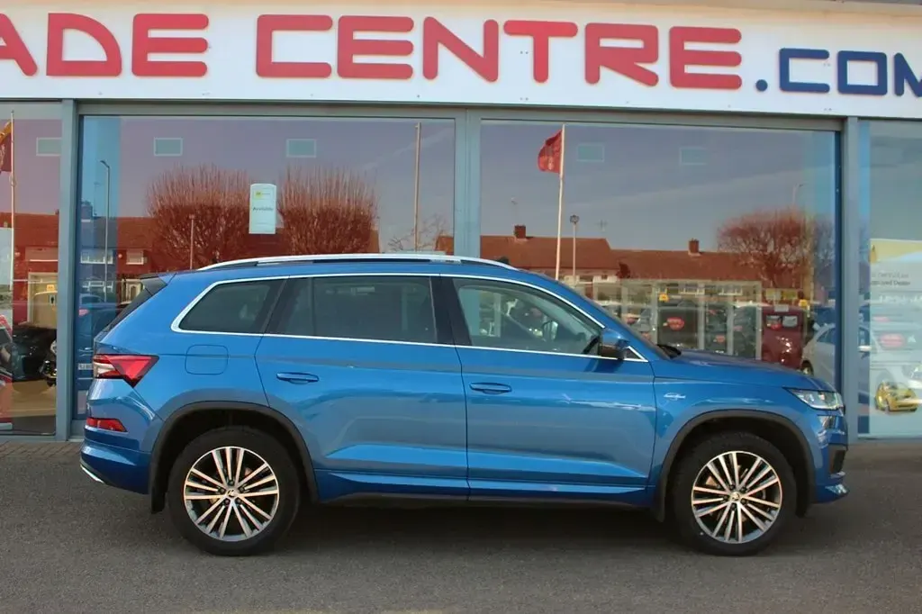 Used Skoda Kodiaq LAURIN & KLEMENT 190 HP (139 kW) 2023 Blue SUV