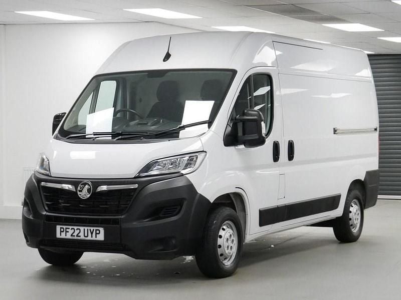 Used Vauxhall Movano 140 HP (102 kW) 2022 White