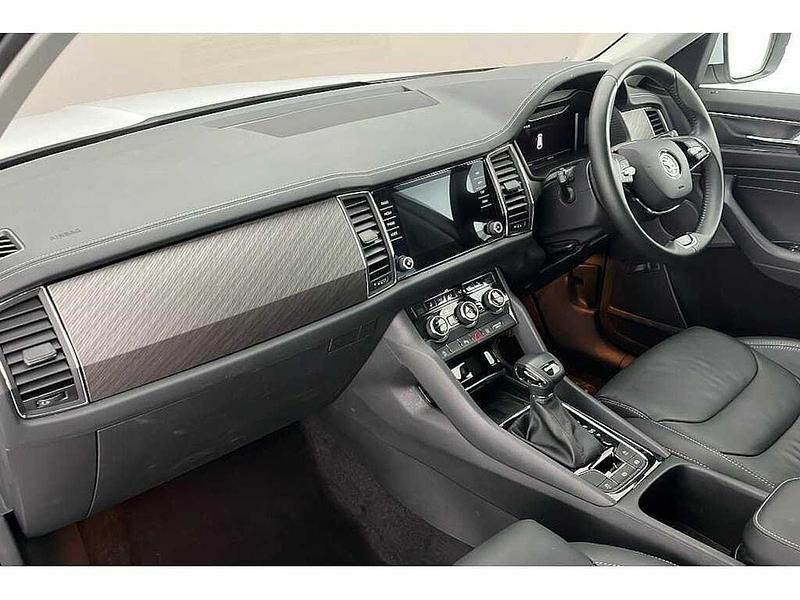 Used Skoda Kodiaq SE L Executive 110 HP (80 kW) 2024 Moon white metallic SUV