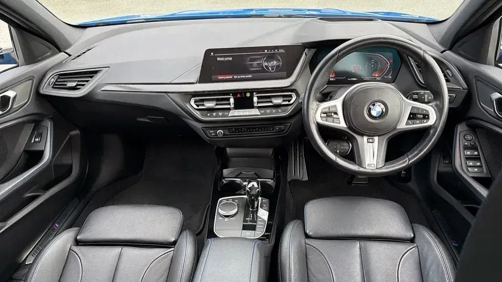 Gebraucht BMW 118 M Sport 134 PS (98 kW) 2021 Blau Kleinwagen