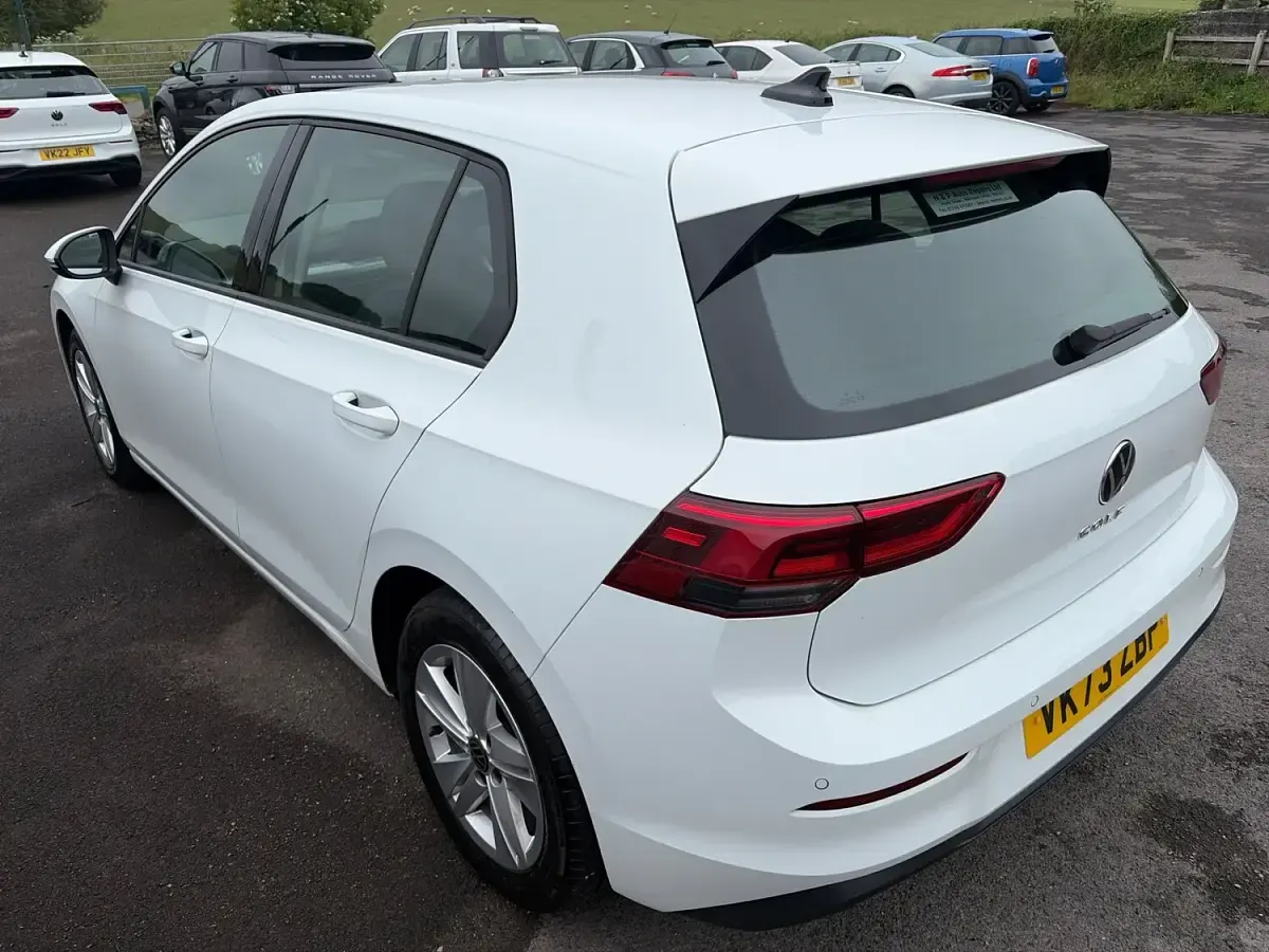 Used VW Golf VIII Life 150 HP (110 kW) 2023 White Hatchback