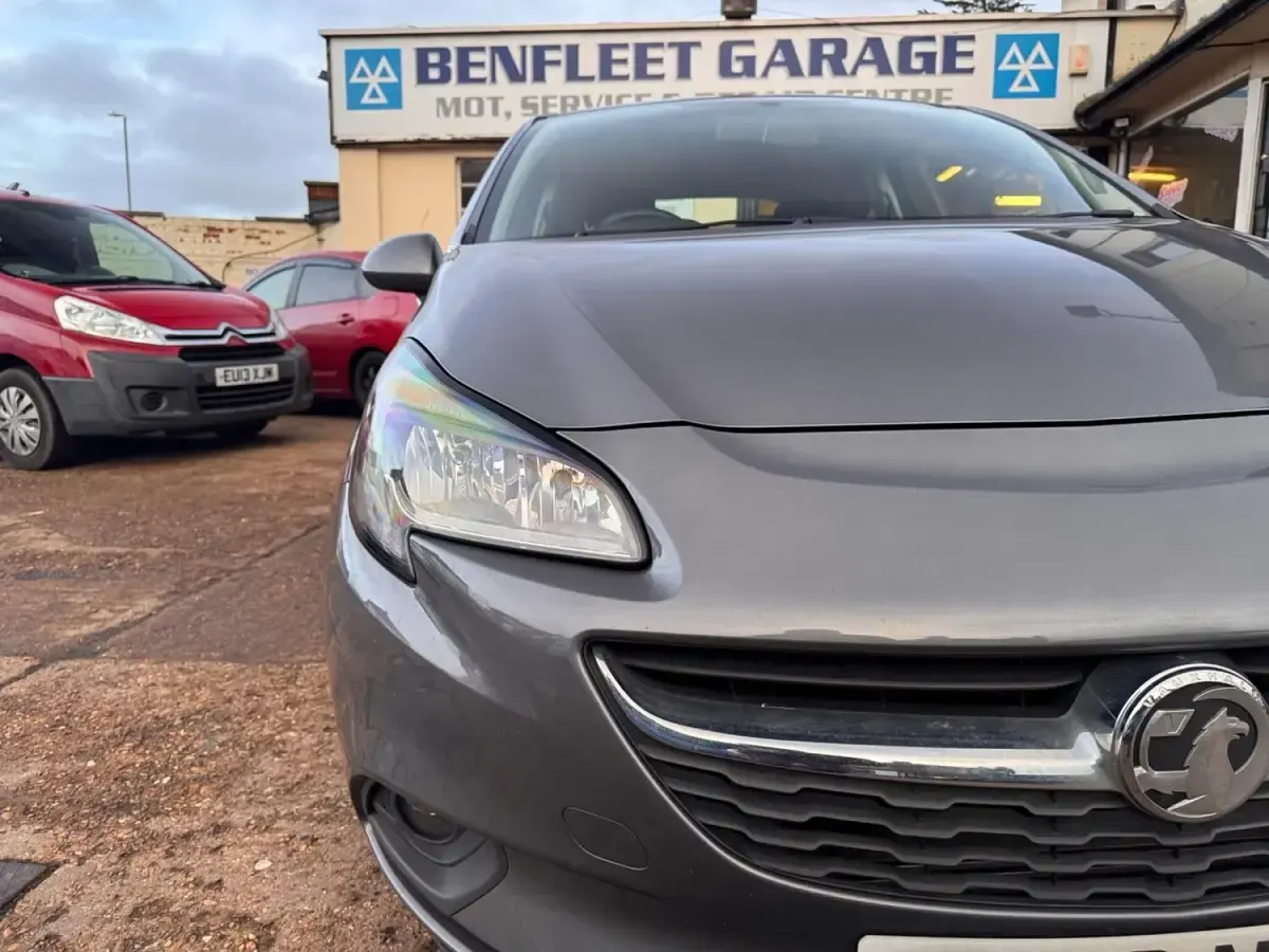 Used Vauxhall Corsa Design Edition 95 HP (69 kW) 2016 Grey Hatchback