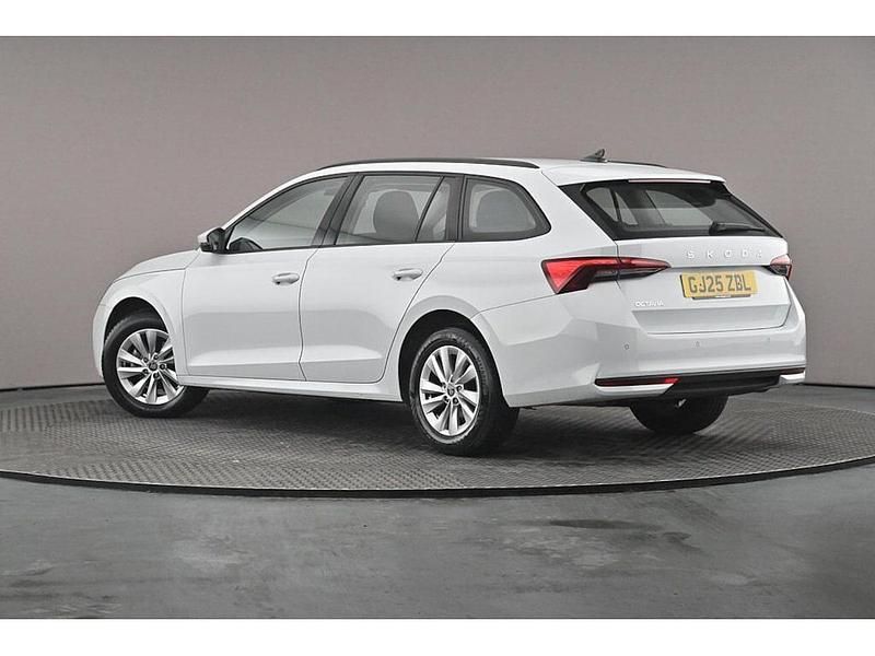 Used Skoda Octavia SE Technology 85 HP (62 kW) 2025 Moon white metallic Estate