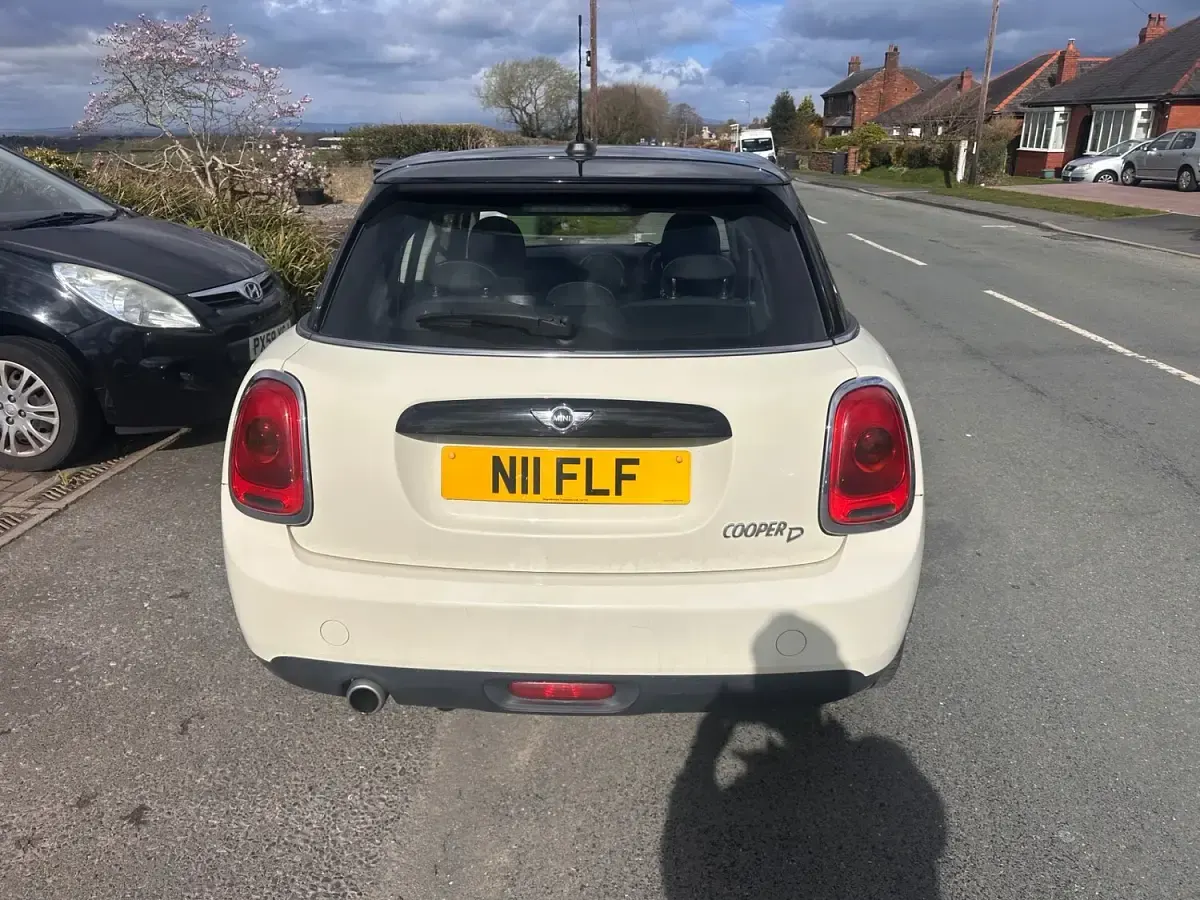 Used Mini Cooper D Hatch 116 HP (85 kW) 2016 White Hatchback