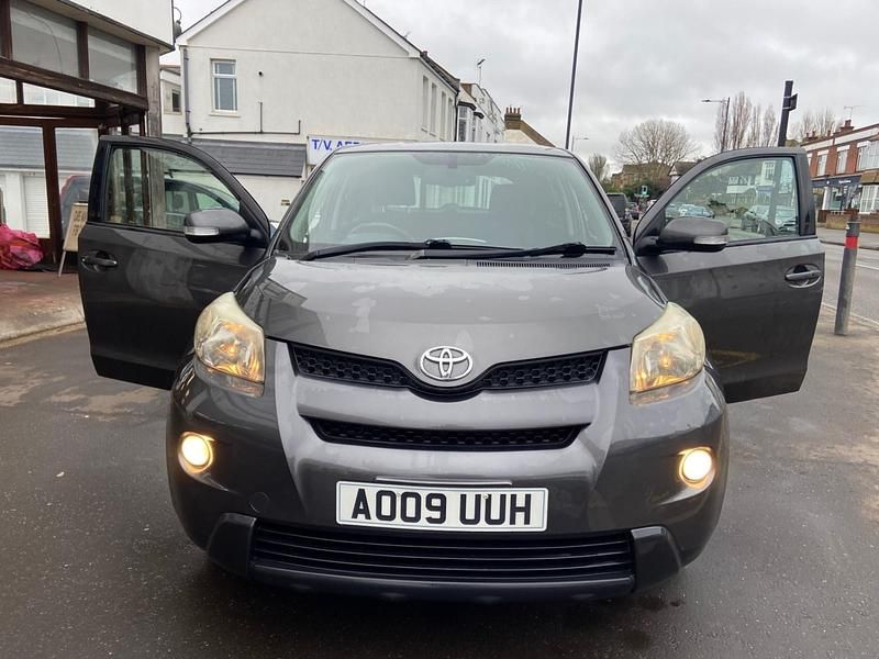 Used Toyota Urban Cruiser 2009 Grey Hatchback