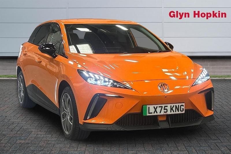 Begagnad MG MG4 EV Trophy 319 kW (435 HK) 2025 Halvkombi
