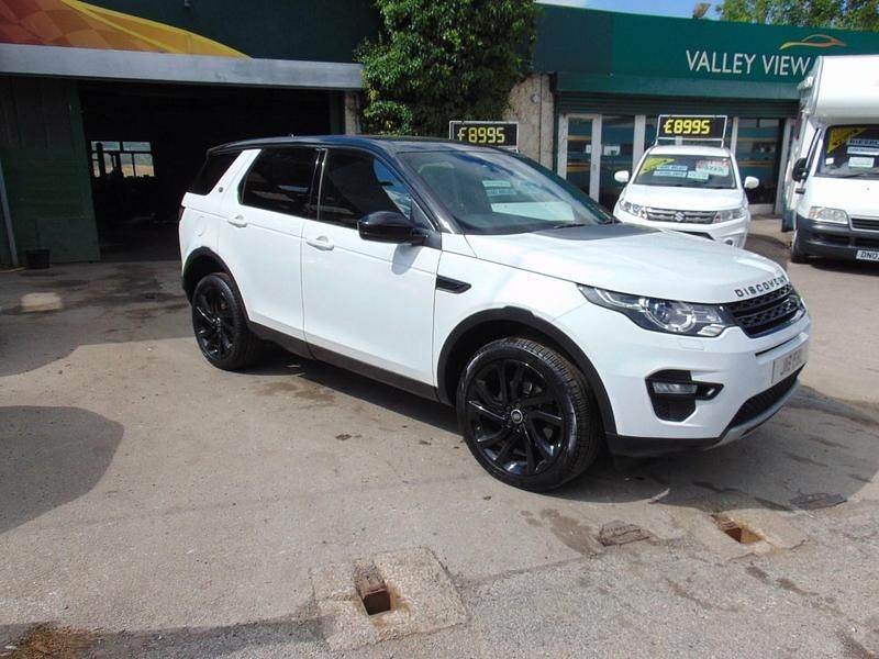 White Used 2015 Land Rover Discovery Sport HSE SUV | £9,995 (Super price) - Image 1/4