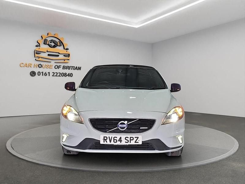 Used Volvo V40 R-Design 115 HP (84 kW) 2014 White Hatchback
