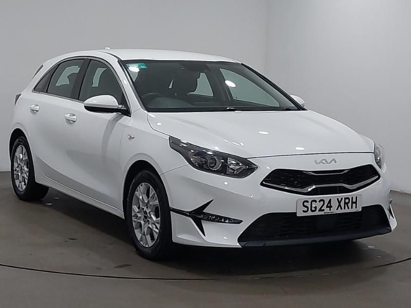Used Kia Ceed 158 HP (116 kW) 2024 White Hatchback