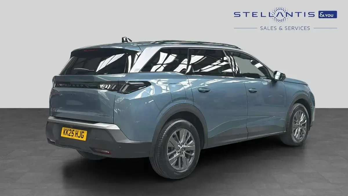 Used Peugeot 5008 GT 143 HP (105 kW) 2025 Blue SUV