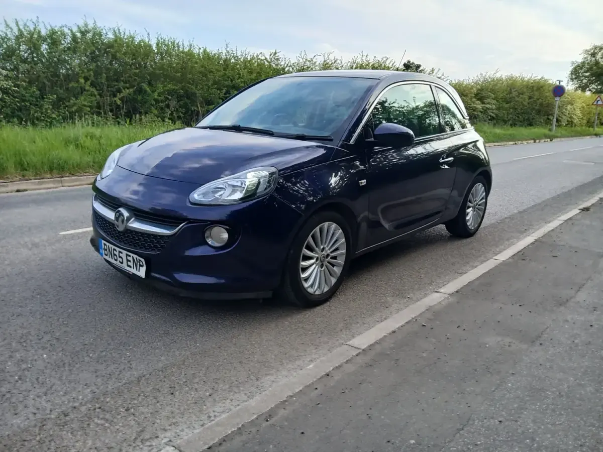 Usado Vauxhall Adam Glam 2015 Azul Utilitario
