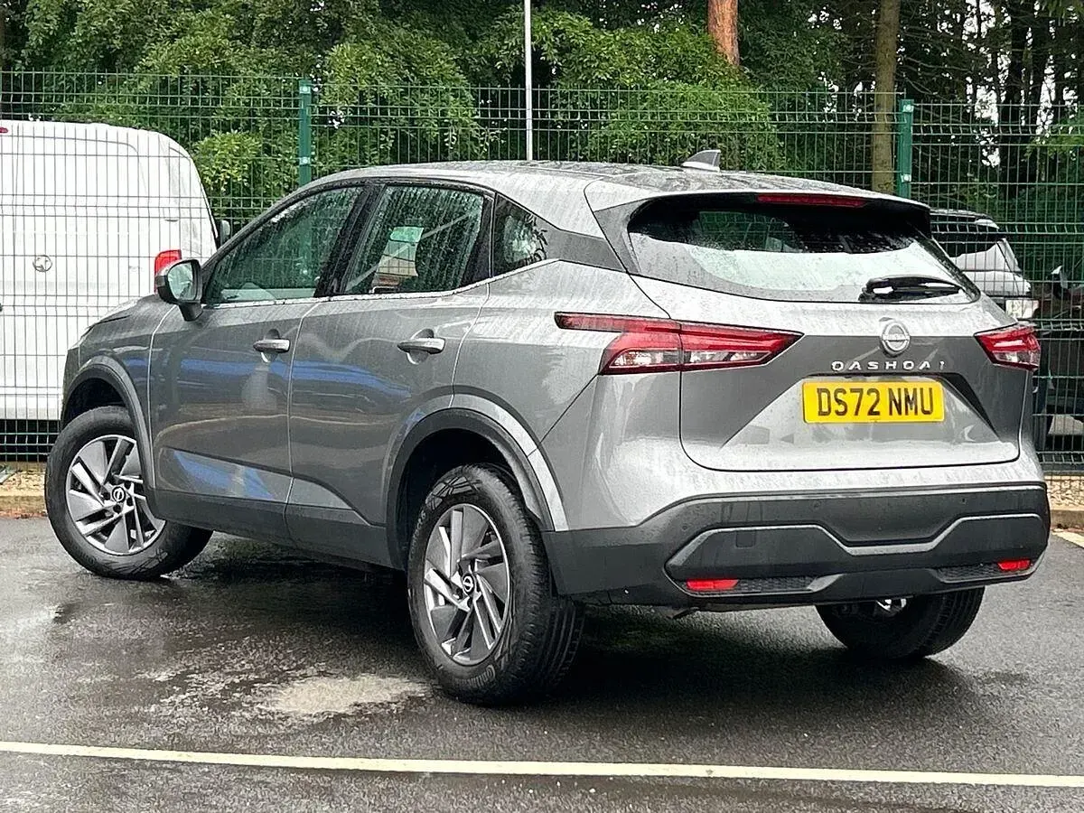Used Nissan Qashqai Acenta Premium 140 HP (102 kW) 2022 Grey SUV