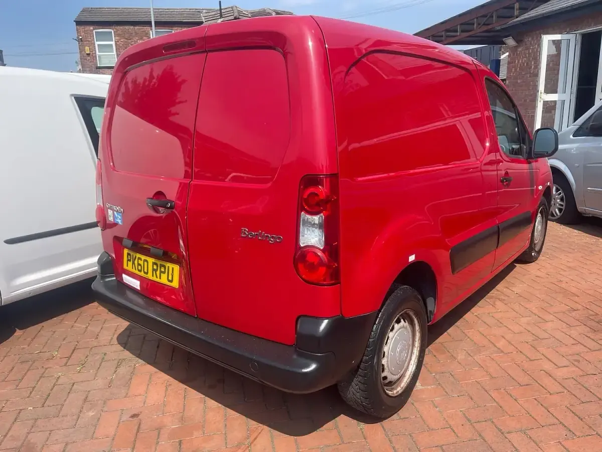 Used Citroën Berlingo 90 HP (66 kW) 2011 Red MPV